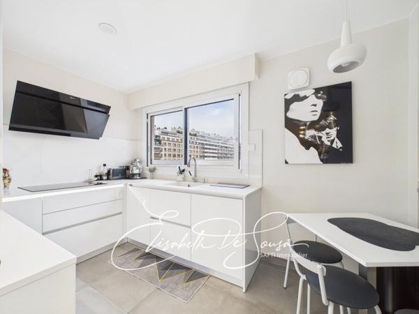 Appartement élégant, rénové, rare sur le secteur.