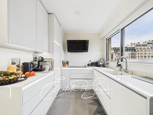 Appartement élégant, rénové, rare sur le secteur.