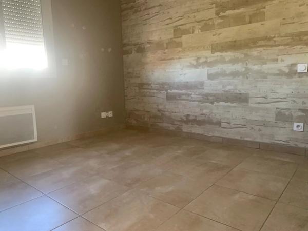 Location                                                      Villa
                        
                     4 pièces                      88 m2                     à Claira
