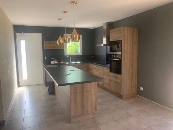 Location                                                      Villa
                        
                     4 pièces                      88 m2                     à Claira