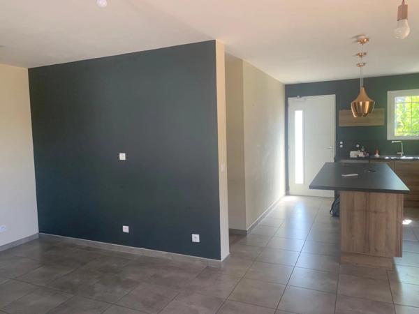 Location                                                      Villa
                        
                     4 pièces                      88 m2                     à Claira