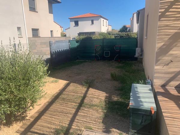 Location                                                      Villa
                        
                     4 pièces                      88 m2                     à Claira