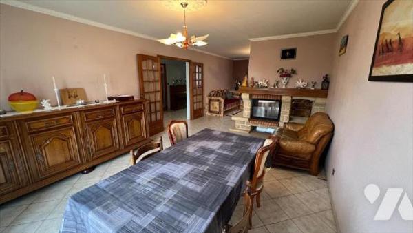 Avenue Louis Pierre Laroque, proximité marché Casanova.
Construite en 1996, maison familiale d...