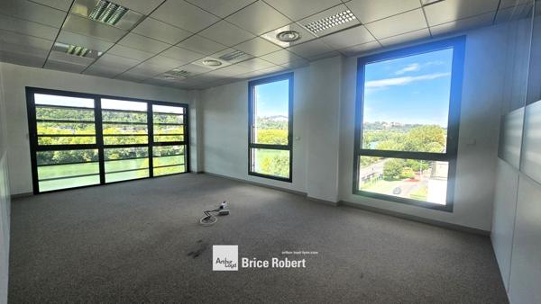 Bureau à louer lumineux à Lyon 4ème