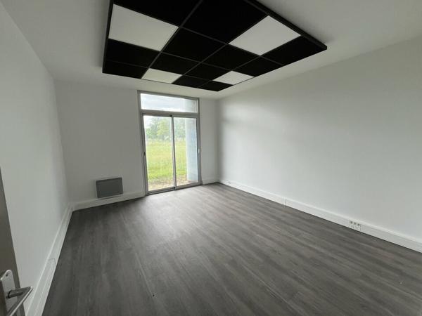 DISSAY - BUREAUX RENOVÉS A LOUER 366 m² - Situés dans la ZAE de la Belardière