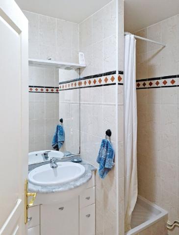 F2 coeur Centre-Ville Rambouillet avec parking