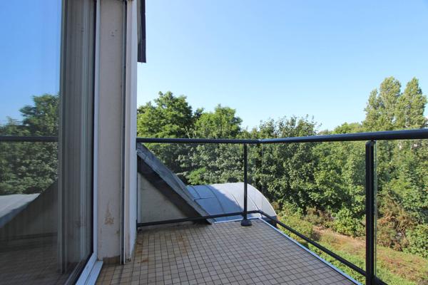 VANNES, UN DUPLEX TYPE 2, AU DERNIER ÉTAGE, TERRASSE & STATIONNEMENT. - Vannes