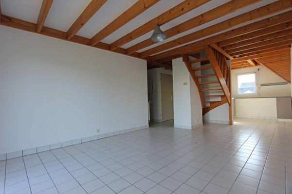 VANNES, UN DUPLEX TYPE 2, AU DERNIER ÉTAGE, TERRASSE & STATIONNEMENT. - Vannes