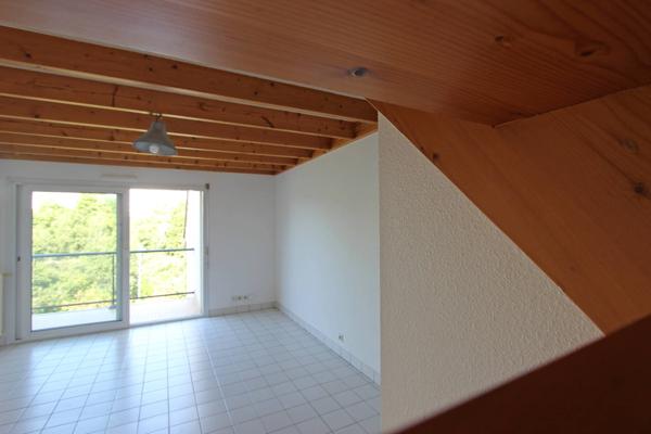 VANNES, UN DUPLEX TYPE 2, AU DERNIER ÉTAGE, TERRASSE & STATIONNEMENT. - Vannes