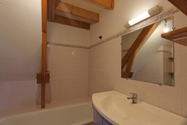 VANNES, UN DUPLEX TYPE 2, AU DERNIER ÉTAGE, TERRASSE & STATIONNEMENT. - Vannes