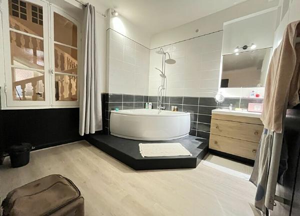 Maison à vendre    6 pièces •  Dax