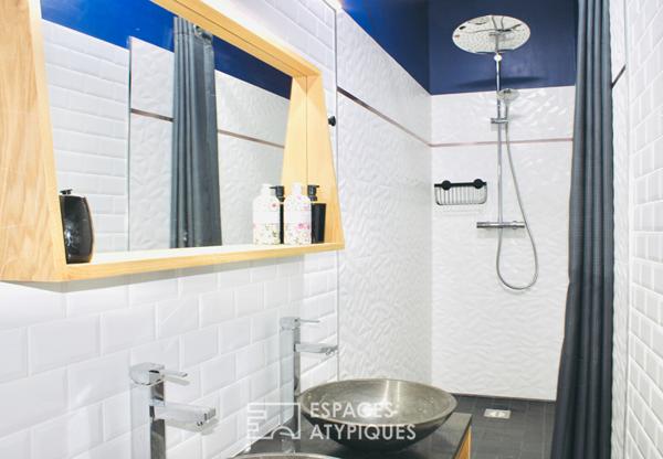 Élégante bourgeoise contemporaine