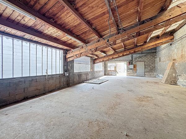 Civrieux (01390) Atelier 118m² sur 342m² terrain viab élec et eau