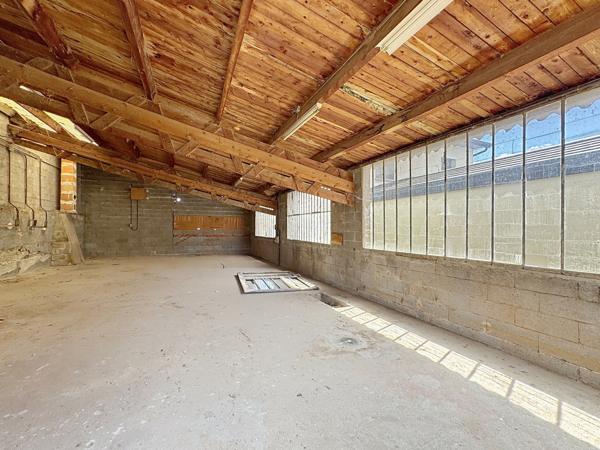 Civrieux (01390) Atelier 118m² sur 342m² terrain viab élec et eau
