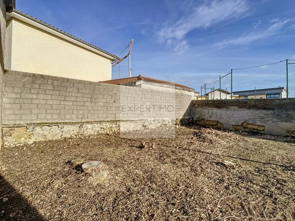 Civrieux (01390) Atelier 118m² sur 342m² terrain viab élec et eau