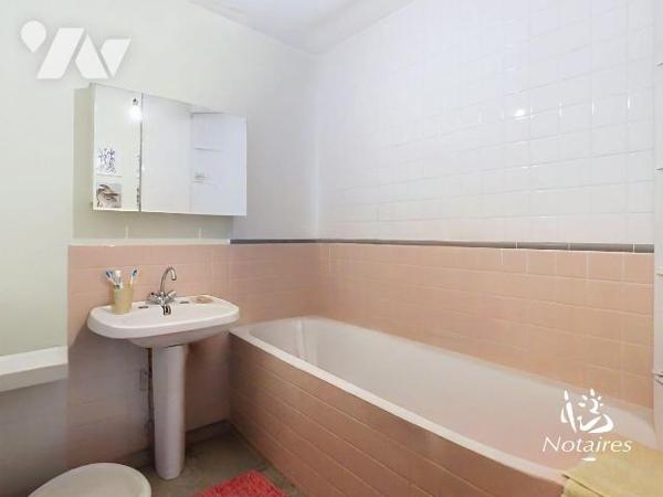 Talence secteur Roustaing
Appartement type 3 d'environ 73 m² situé au premier étage, comprenan...