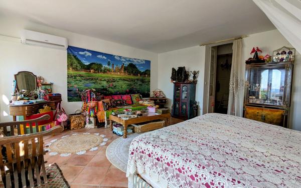 Maison à vendre    6 pièces •  Puget-Ville