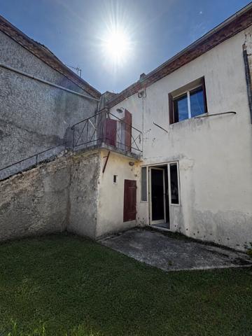 Maison de bourg avec jardinet !