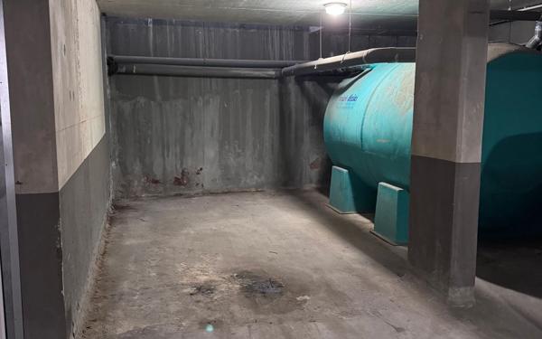 Stationnement à vendre    12,94 m2 Fréjus