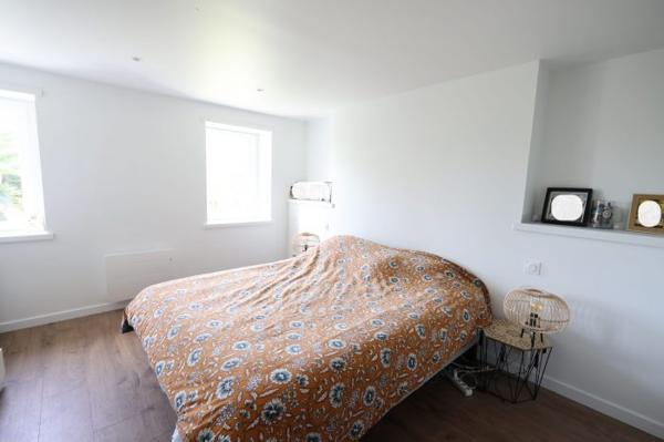 Maison en pierre rénovée avec garage 29250 Saint-Pol-de-Léon