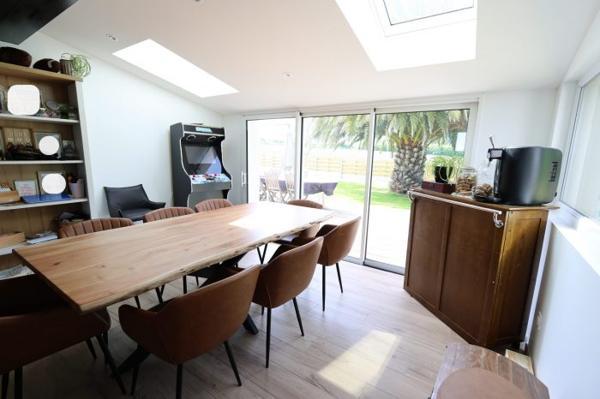 Maison en pierre rénovée avec garage 29250 Saint-Pol-de-Léon