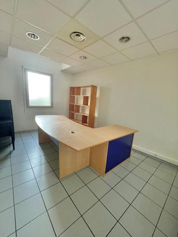 Local professionnel de 70m² L'Isle-Jourdain centre