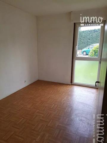 Appartement à rénover, dans un quartier calme en rez de jardin - résidence face Roseraie