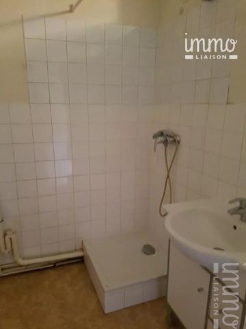 Appartement à rénover, dans un quartier calme en rez de jardin - résidence face Roseraie