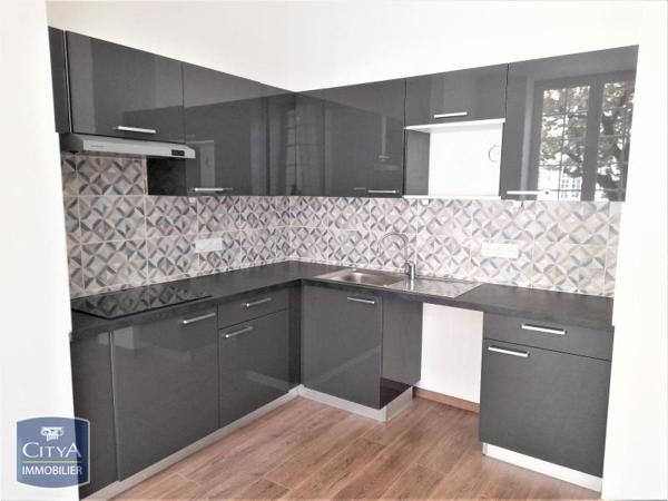 Appartement à louer 4 pièces 97.15m²