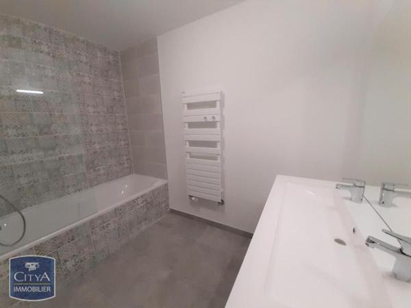 Appartement à louer 4 pièces 97.15m²