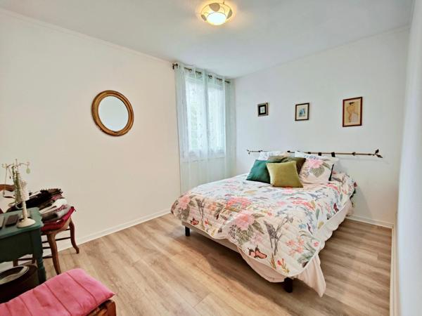 T4 lumineux au calme, de plain pied, garage.