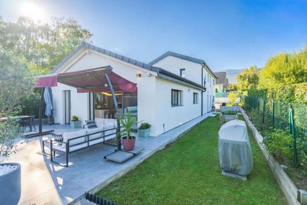 Vente Maison de luxe Divonne-les-Bains 7 Pièces 189 m²