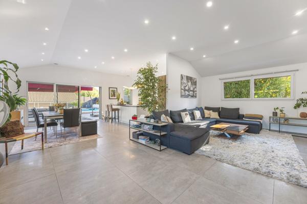 Vente Maison de luxe Divonne-les-Bains 7 Pièces 189 m²