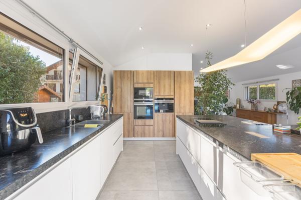 Vente Maison de luxe Divonne-les-Bains 7 Pièces 189 m²