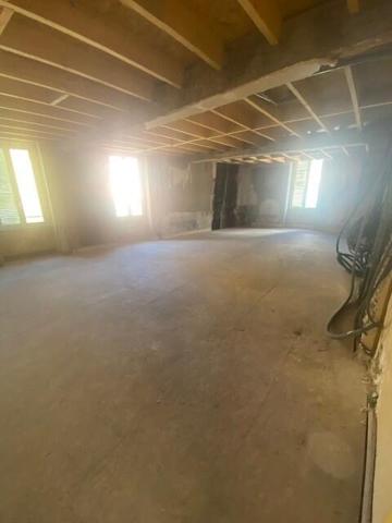 Plateau à aménager  60 M²  (très beau potentiel)