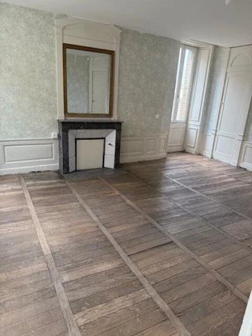 Location Appartement 4 pièces 122 m2 à Langres