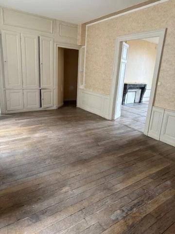 Location Appartement 4 pièces 122 m2 à Langres