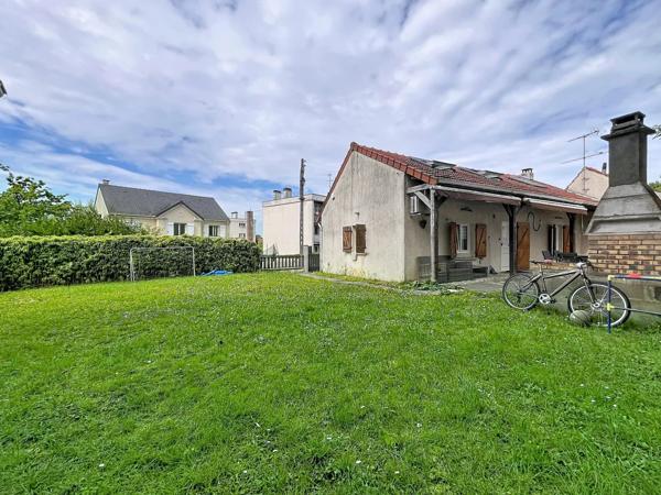 Vente                                                      Maison
                        
                     6 pièces                      81 m2                     à Limeil-Brévannes