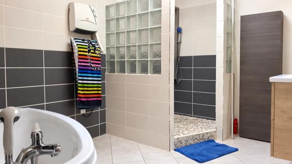 Maison à vendre 6 pièces NANTEUIL (79)