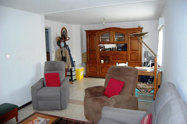 Alès (30100) Maison 240 m² avec 3 appartements dont un d'habitation et deux loués sur 1100m² de terrain