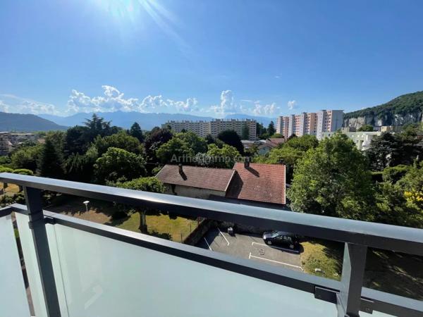 Location Appartement 3 pièces 65 m2 à Fontaine