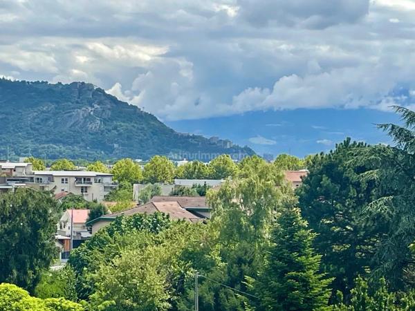 Location Appartement 3 pièces 65 m2 à Fontaine