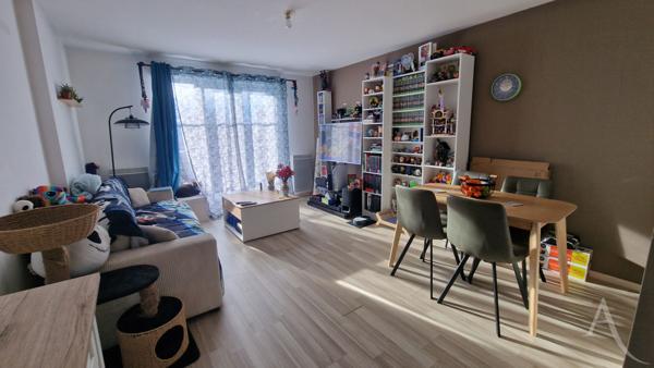 Appartement Mantes La Jolie de F2 de 43.89m² avec parking en s/sol et balcon