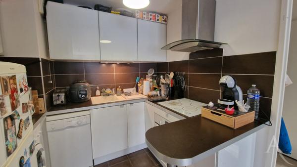 Appartement Mantes La Jolie de F2 de 43.89m² avec parking en s/sol et balcon