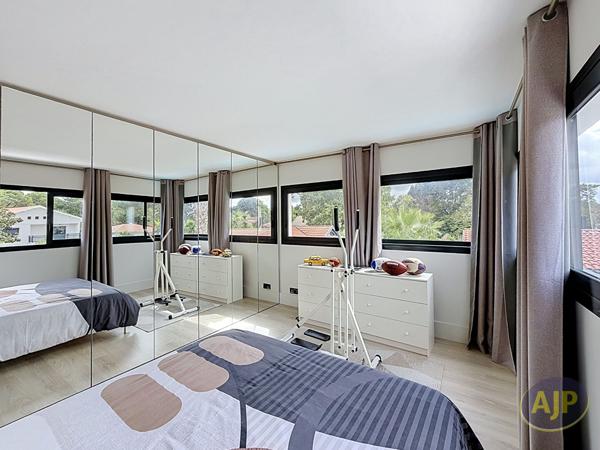 Biens de prestige à vendre Gujan Mestras : maison 1 420 000€ - AJP ACTEA La Hume