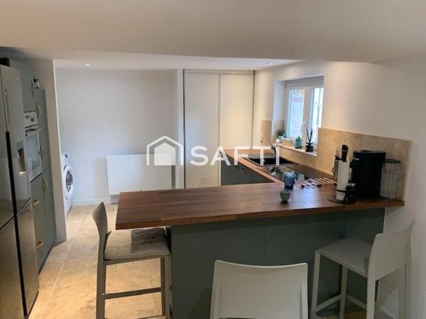 Charmante maison mitoyenne avec piscine au calme