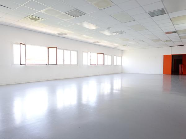 Local Commercial 4 pièces - 460 m²