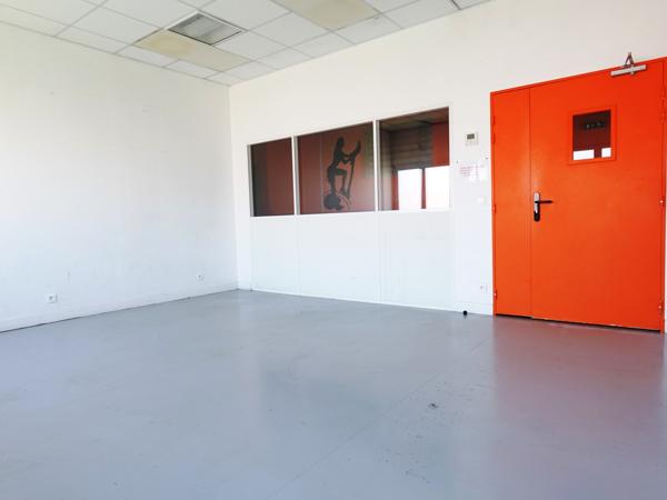 Local Commercial 4 pièces - 460 m²