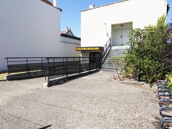 Local Commercial 4 pièces - 460 m²