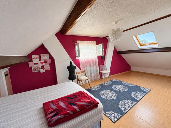 Maison individuelle de 125 m² - 4 chambres - sous-sol total aménageable et terrain de 714 m²